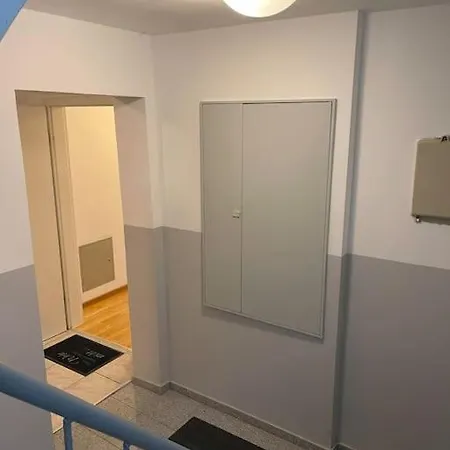 Cozy Studio In Neusser Street Appartement *