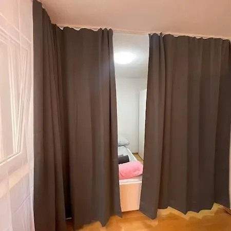 Cozy Studio In Neusser Street *